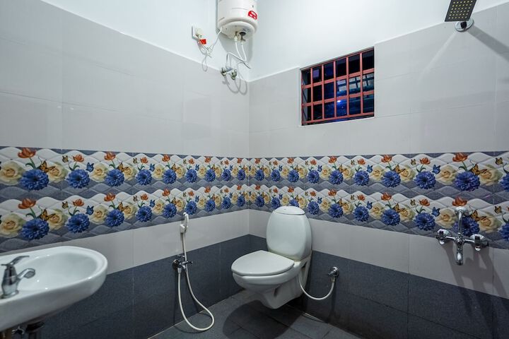 Room 13 of 27