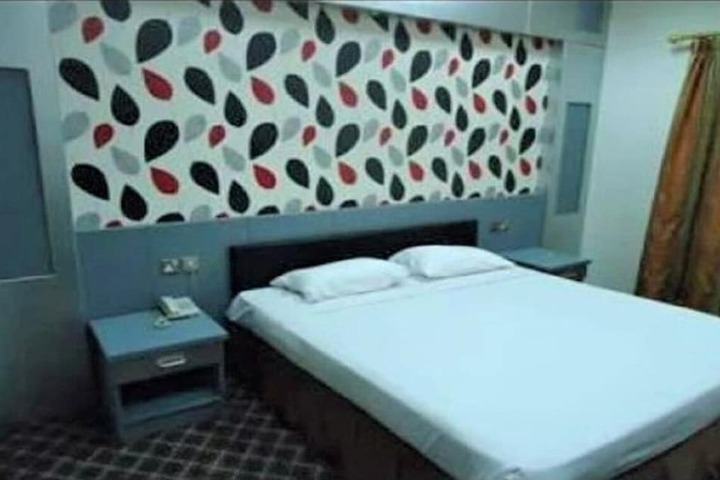 Room 27 of 67