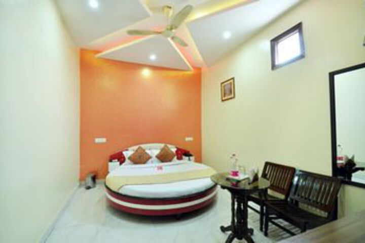 OYO 5375 Hotel White House