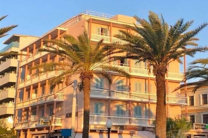 Hotel 11 of 12