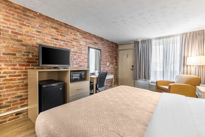 Room 19 of 35
