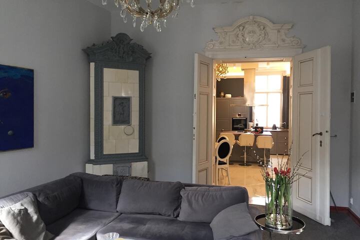 Room 14 of 37