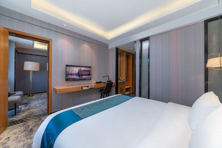Room 11 of 21