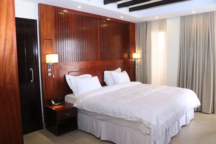Room 4 of 46