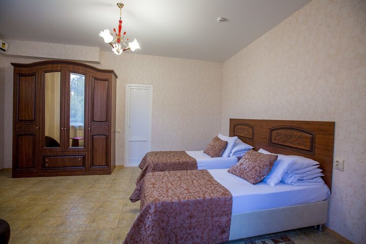 Room 15 of 64
