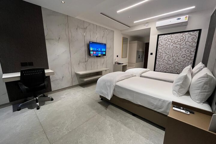 Room 3 of 31
