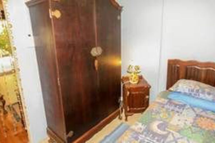 Room 10 of 30