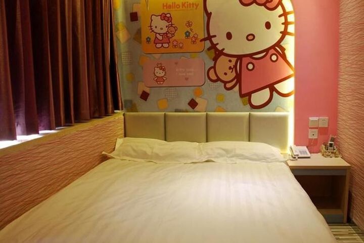 Room 11 of 17