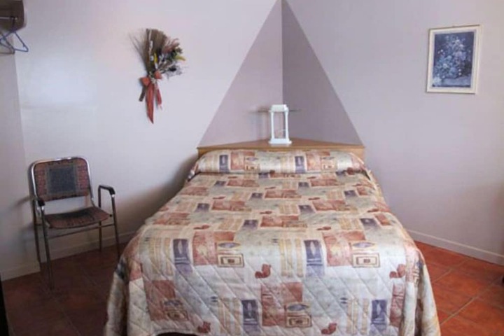 Room 5 of 10