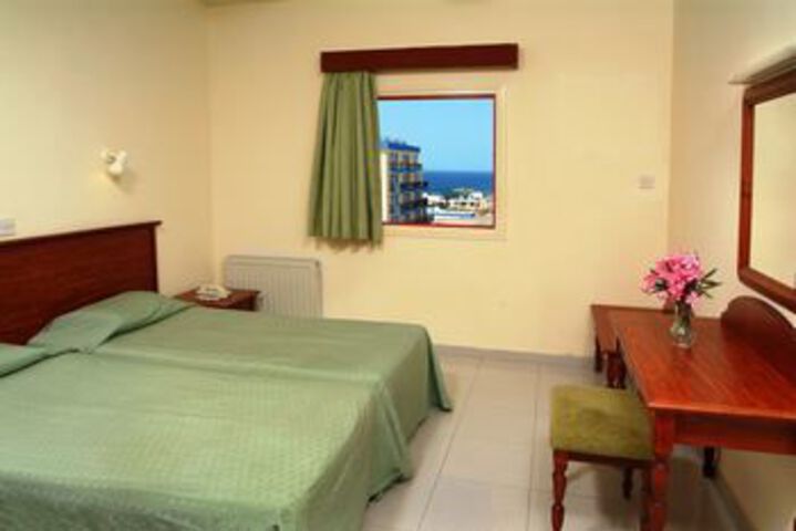 Room 2 of 5