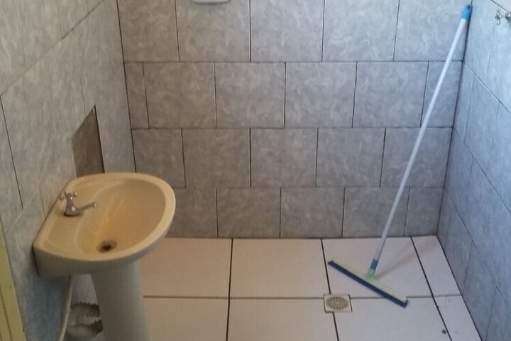 Room 5 of 7
