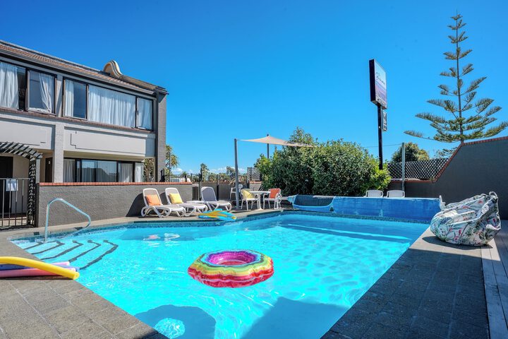 Pool 58 of 86