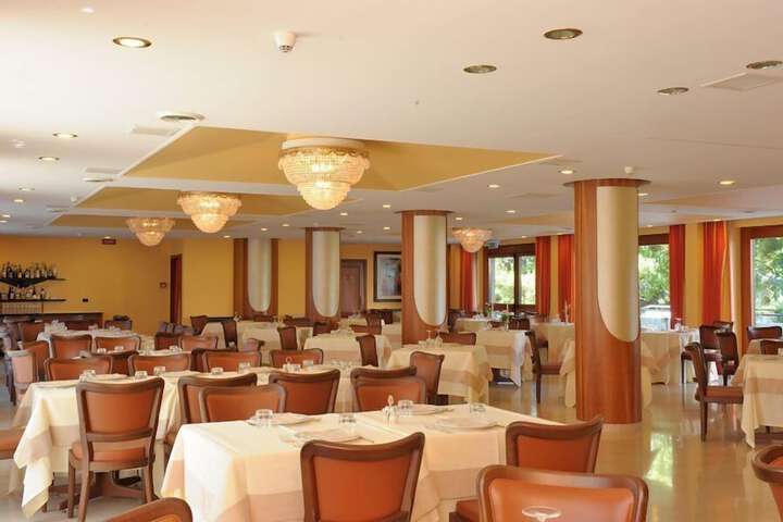 Dining Photos