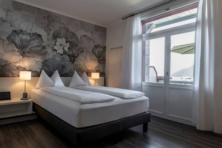 Room 13 of 80