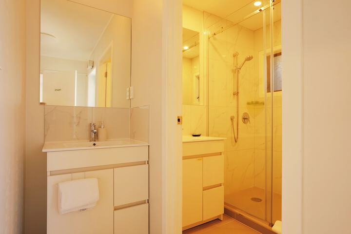 Room 34 of 52