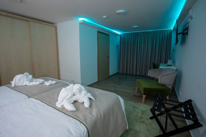 Room 17 of 85