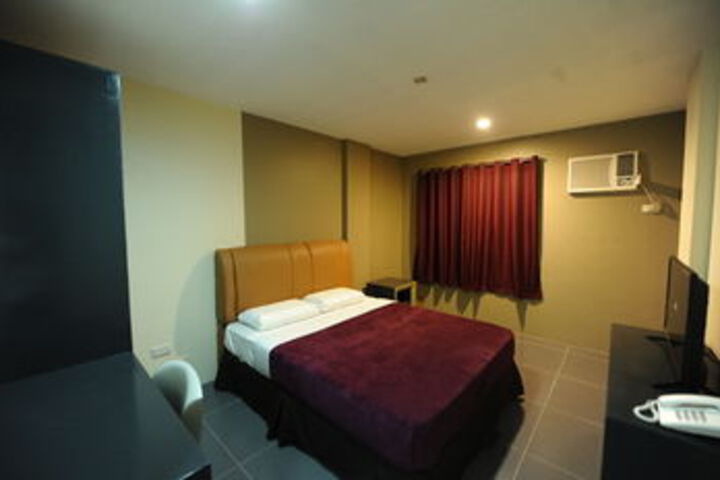 Room 7 of 28