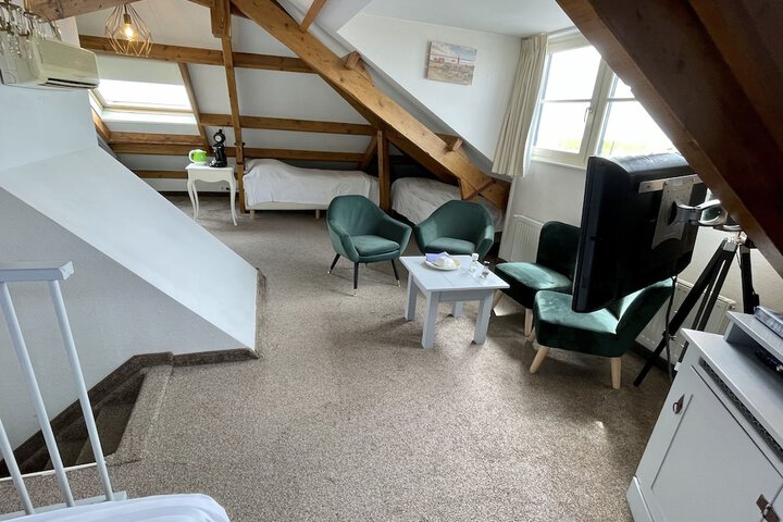 Room 11 of 43