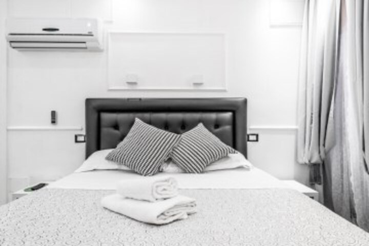 Room 4 of 82