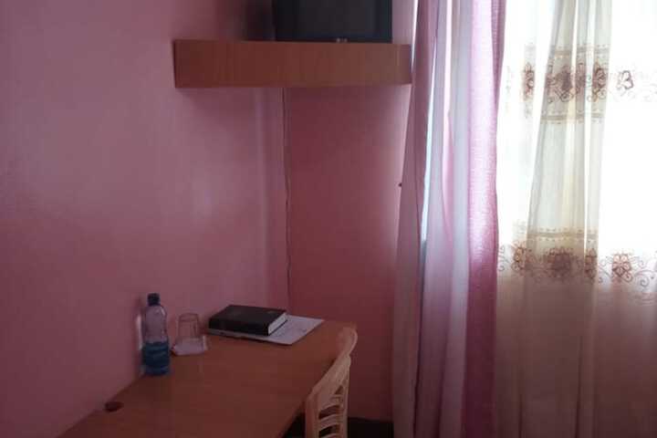 Room 10 of 25