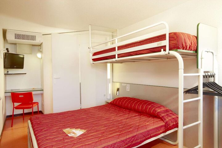 Room 7 of 30