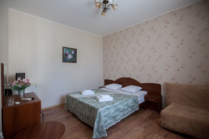 Room 4 of 42