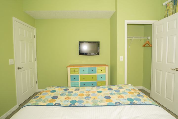 Room 9 of 76