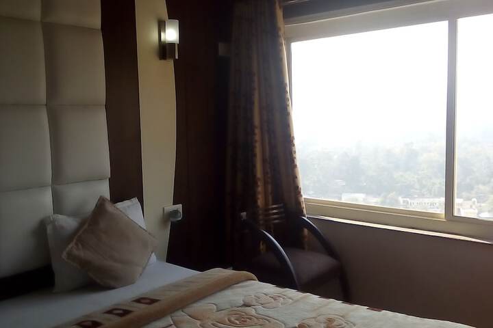 Room 25 of 120