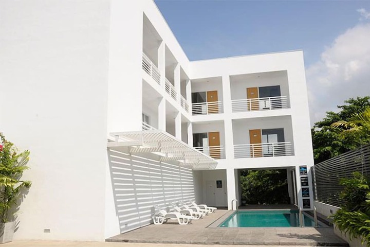 Pool Hotel