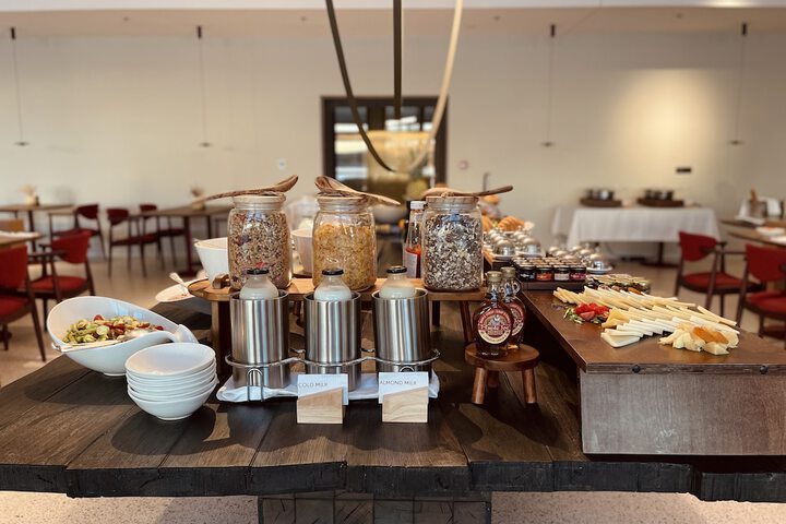 Breakfast/Coffee Service 84 of 103