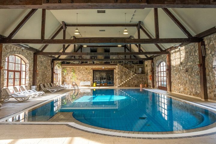Pool 93 of 130