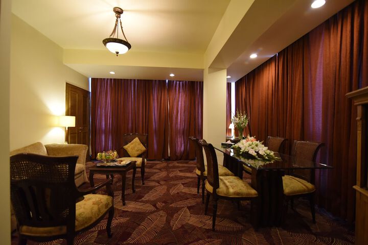 Room 30 of 53
