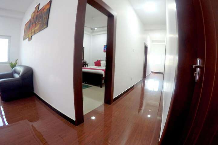 Room 6 of 32