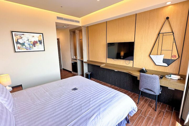 Room 10 of 67