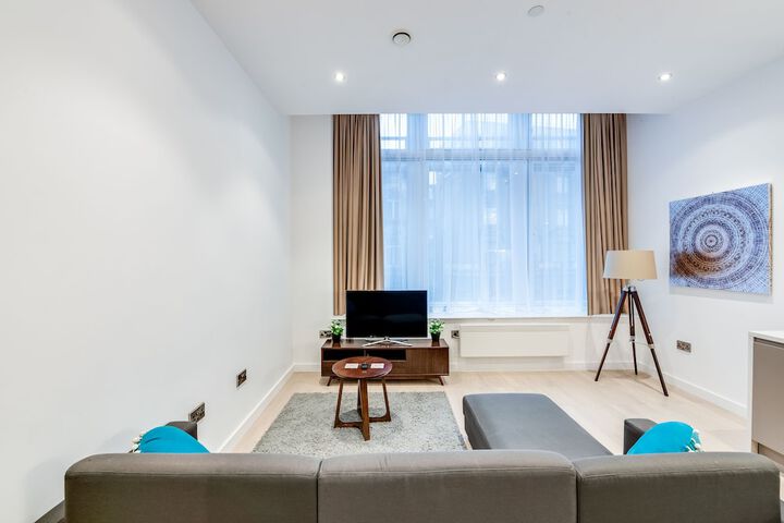 Room 21 of 48
