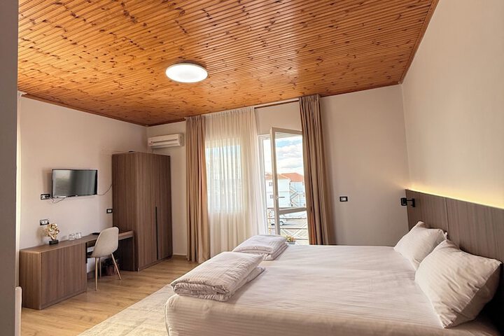 Room 12 of 22