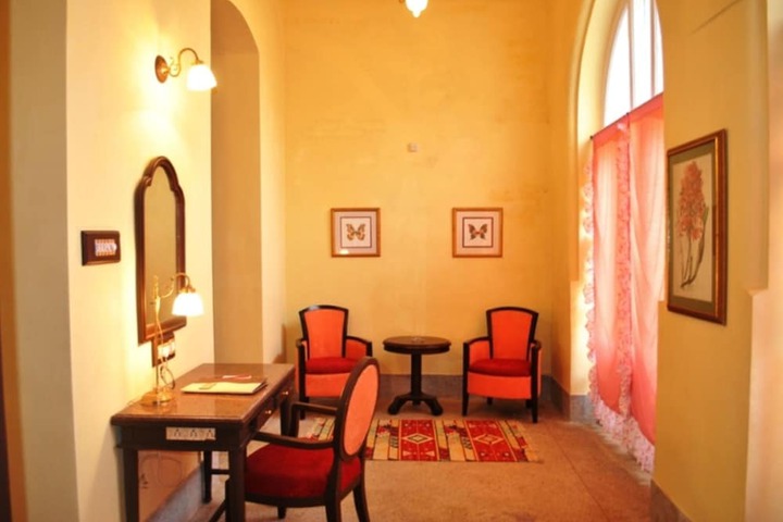 Room 16 of 42
