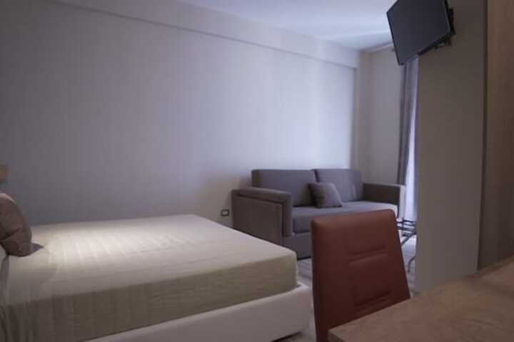 Room 16 of 35