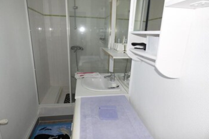 Room 2 of 8