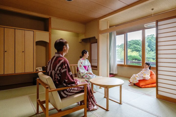 Room 4 of 28