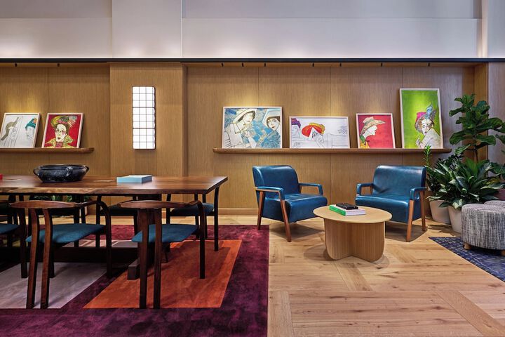 Lobby lounge