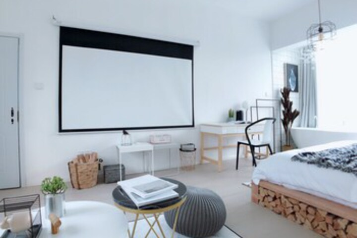Room 33 of 62
