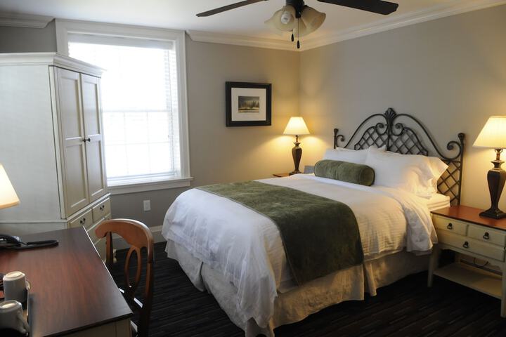 Room 3 of 75