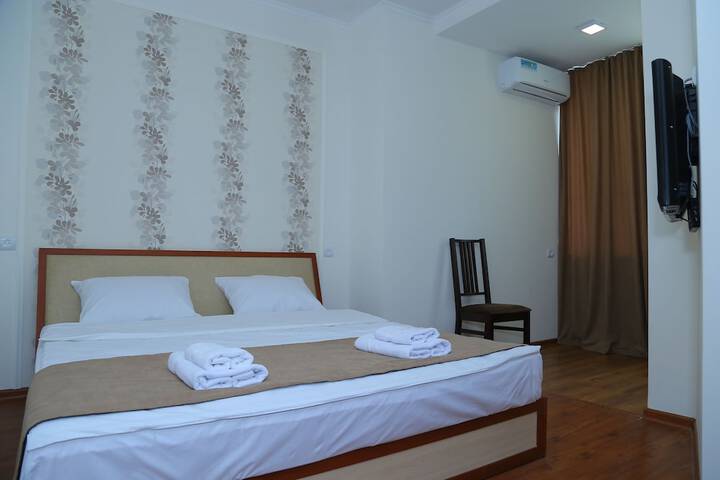 Room 3 of 47