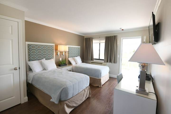 Room 28 of 168