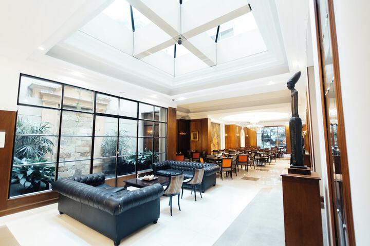 Guest Lobby