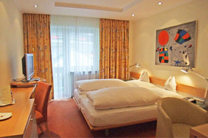 Room 12 of 47