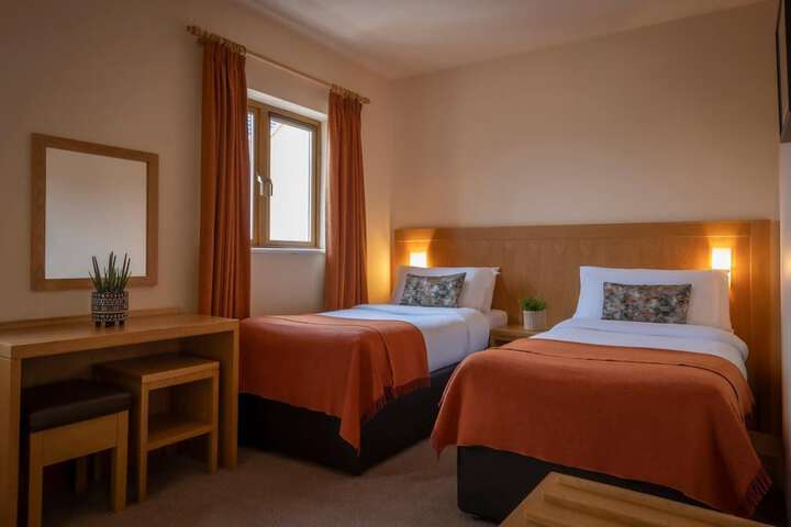 Room 5 of 28