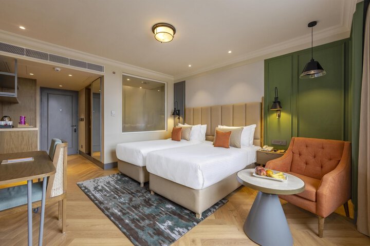 Room 19 of 42
