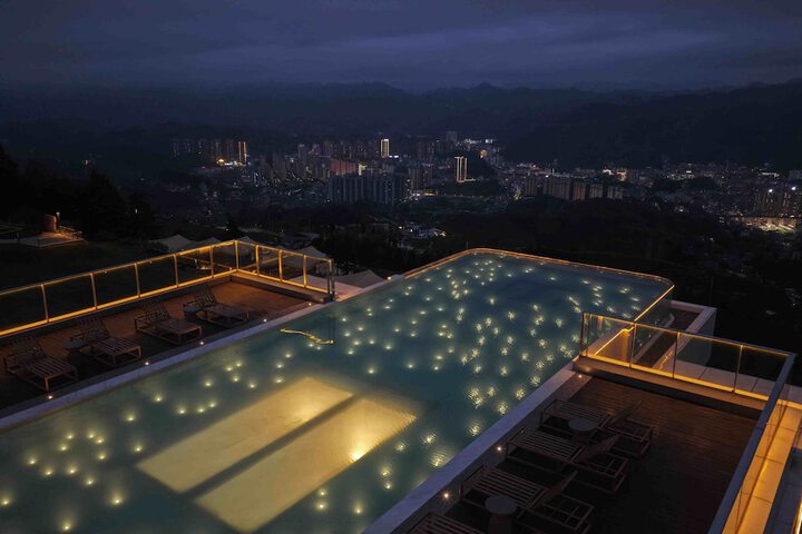 Pool 17 of 51